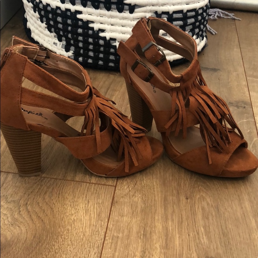 Qupid Fringe suede heels size 6